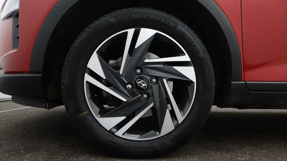 2023-hyundai-bayon-10-t-gdi-se-connect-dct-big-18