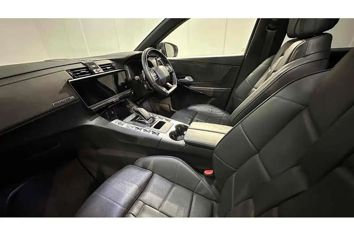 2020-ds-ds-7-crossback-e-tense-ultra-prestige-300ps-4x4-big-18