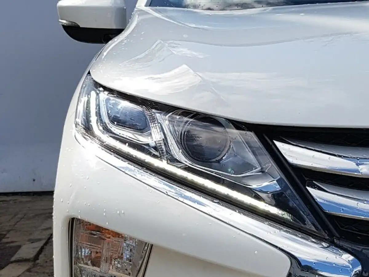 2018-mitsubishi-eclipse-cross-15-3-big-18