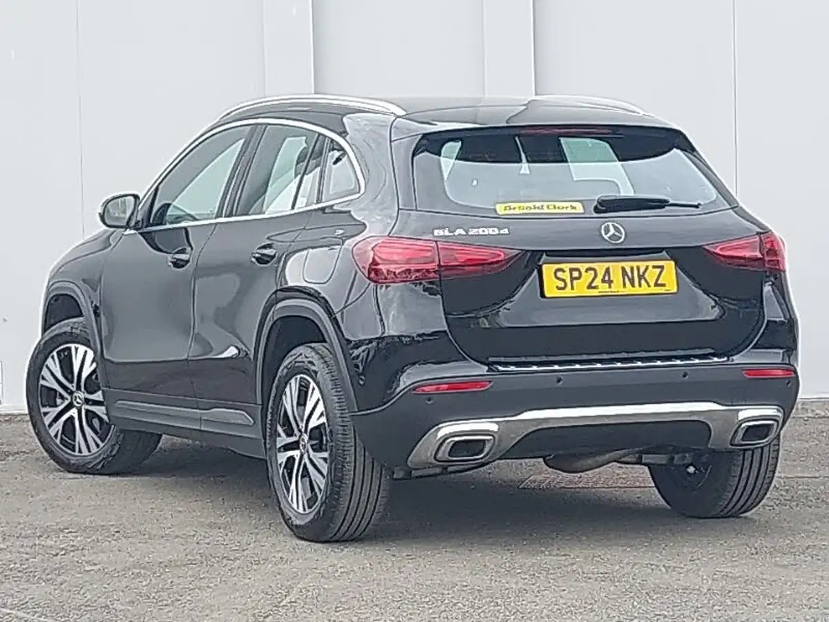 2024-mercedes-benz-gla-class-20d-gla-200d-sport-executive-big-1