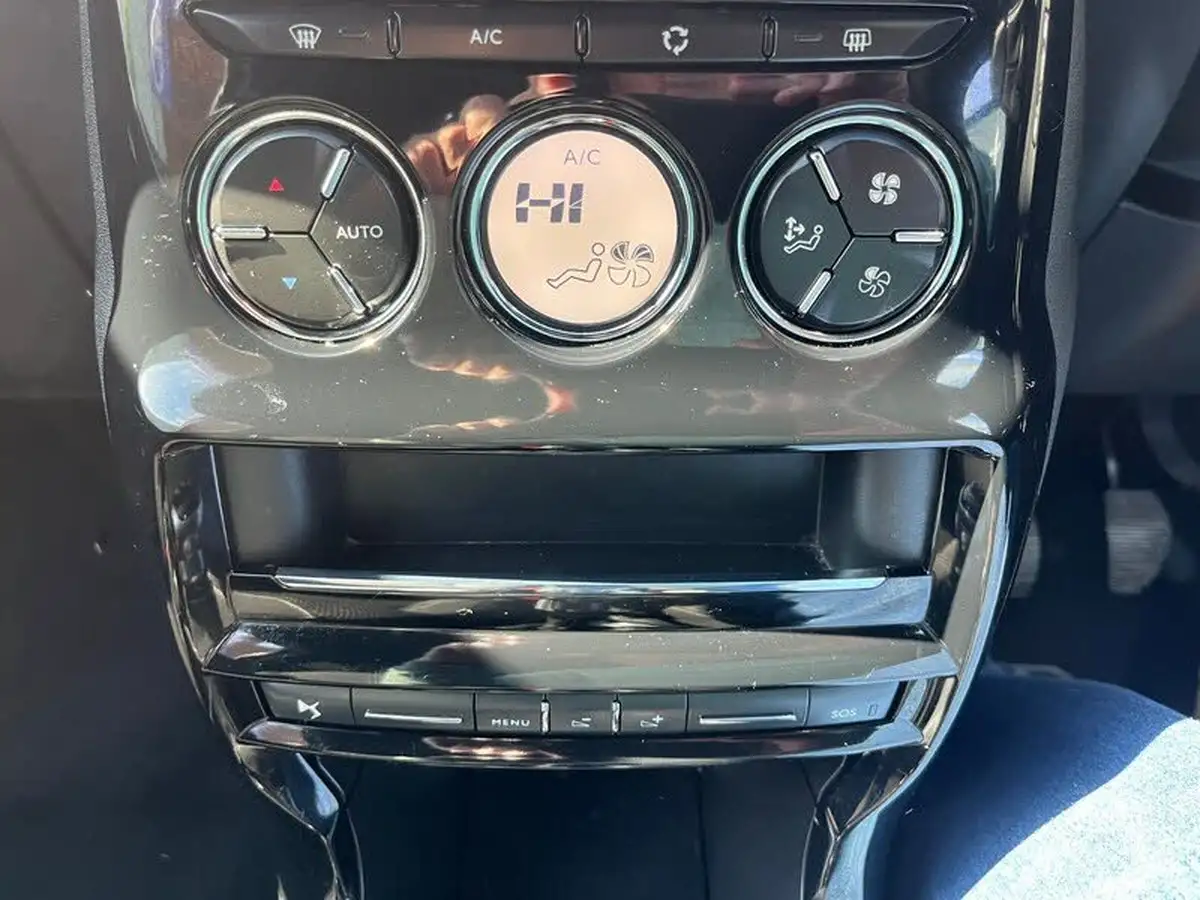 2018-ds-ds-3-12-puretech-connected-chic-82ps-big-21