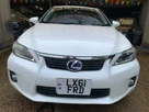 2011-lexus-ct-200h-small-3