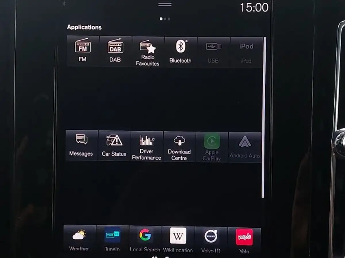 2022-volvo-xc40-15-t4-r-design-big-16