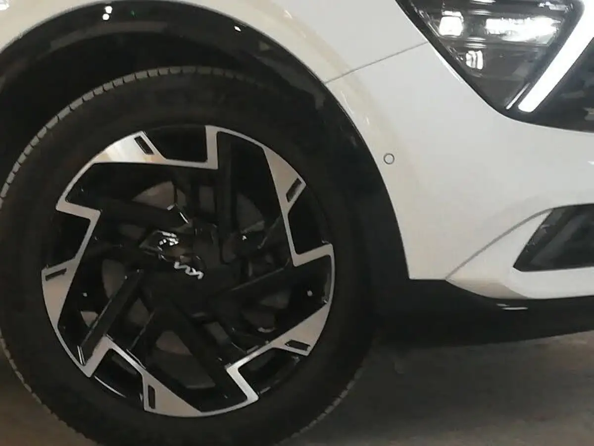 2022-kia-sportage-16-t-gdi-gt-line-s-261bhp-awd-phev-1598cc-auto-big-8