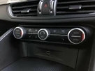 2018-alfa-romeo-giulia-20-veloce-small-54