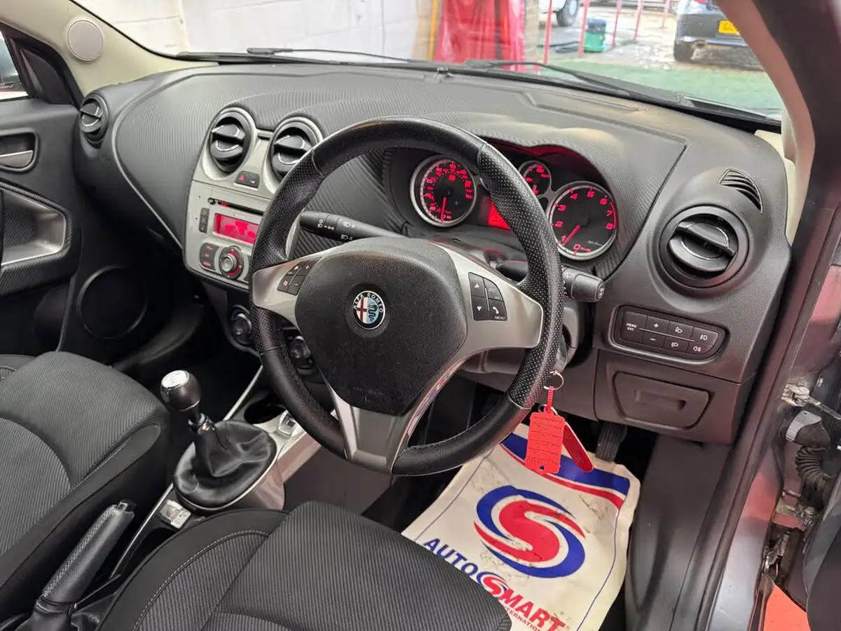 2009-alfa-romeo-mito-14-lusso-120bhp-big-11