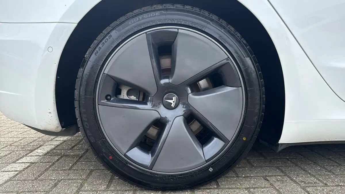 2021-tesla-model-3-e-standard-plus-big-18