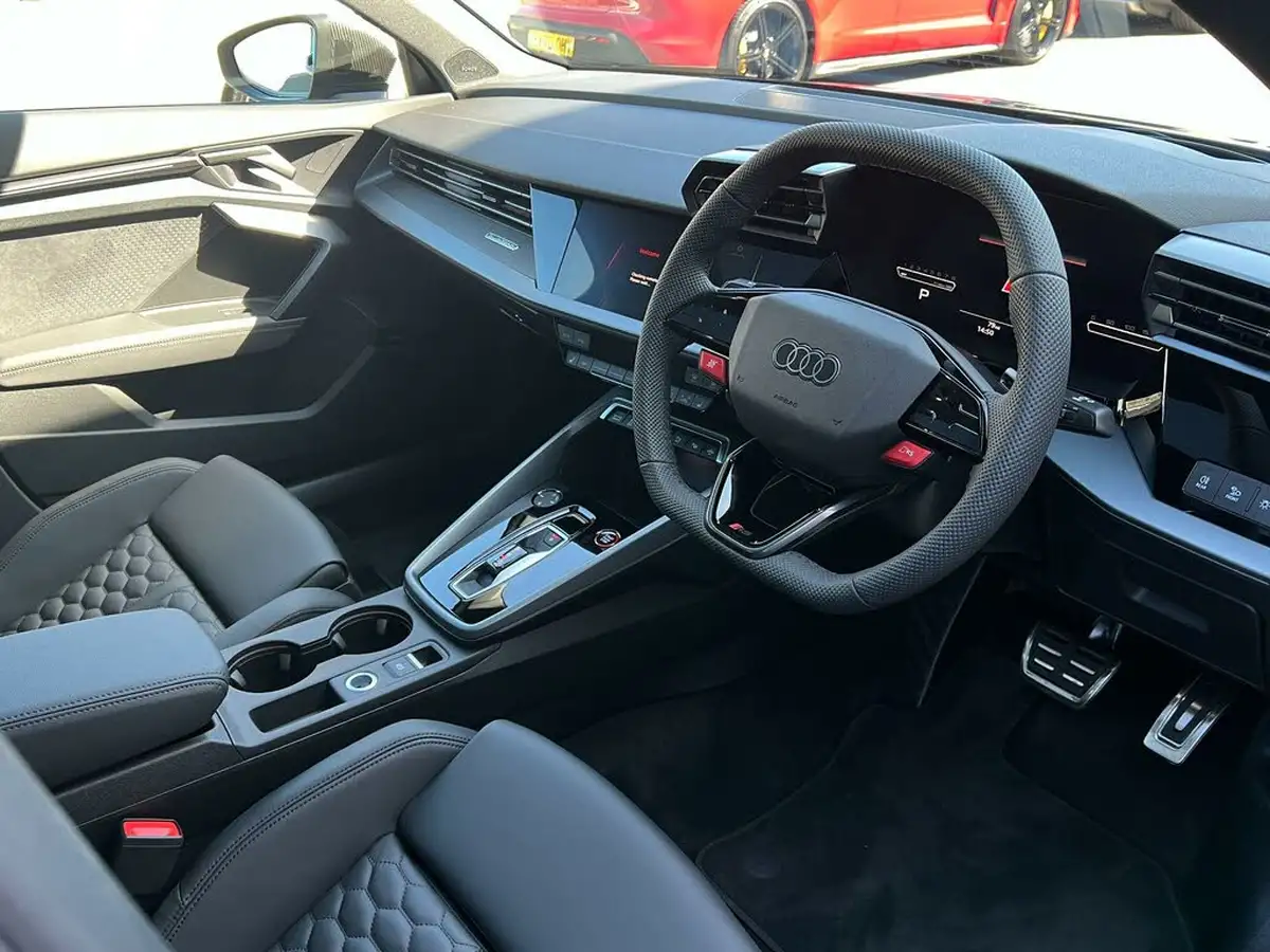 2025-audi-rs3-big-14