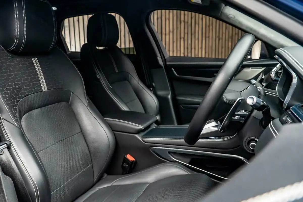 2021-jaguar-f-pace-20-d200-r-dynamic-hse-mhev-big-1