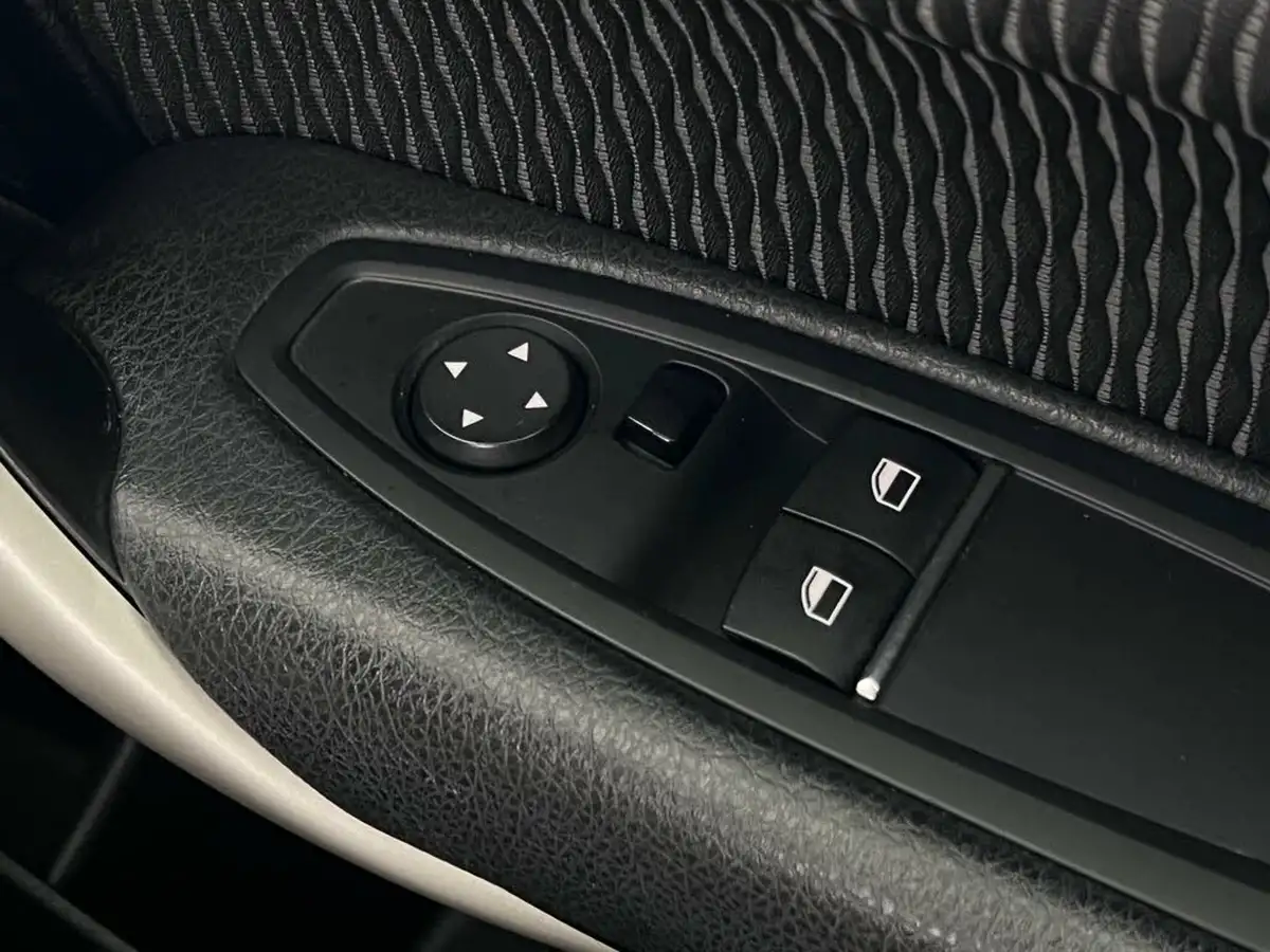 2018-bmw-1-series-15-118i-se-3d-auto-big-18