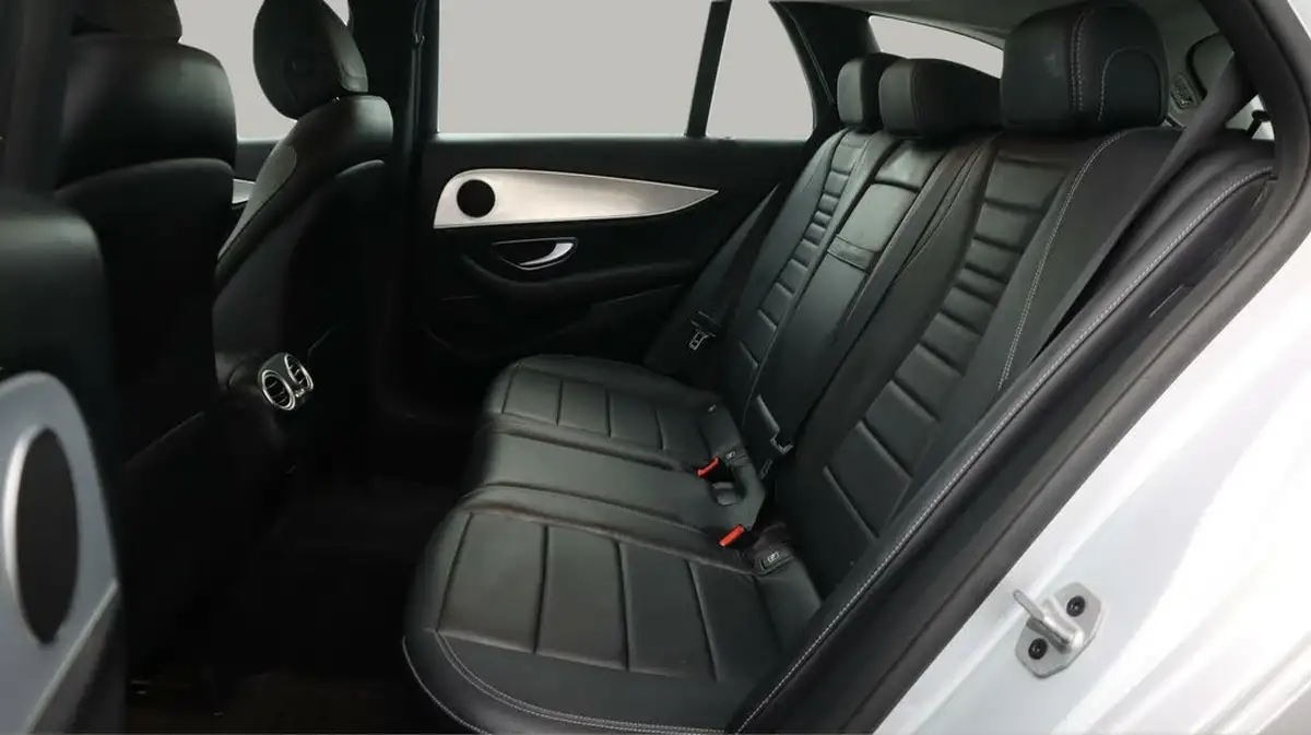 2019-mercedes-benz-e-class-20d-e220d-se-ss-estate-5d-big-16