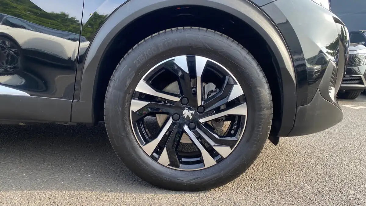 2023-peugeot-2008-suv-12-puretech-allure-premium-100bhp-big-16