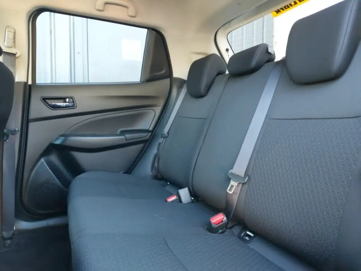 2024-suzuki-swift-12-dualjet-sz5-big-5