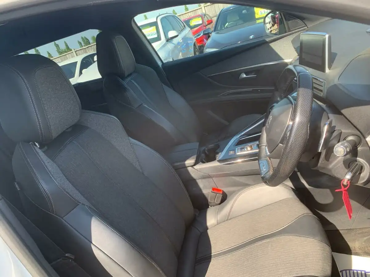2018-peugeot-5008-suv-16-puretech-gt-line-big-32
