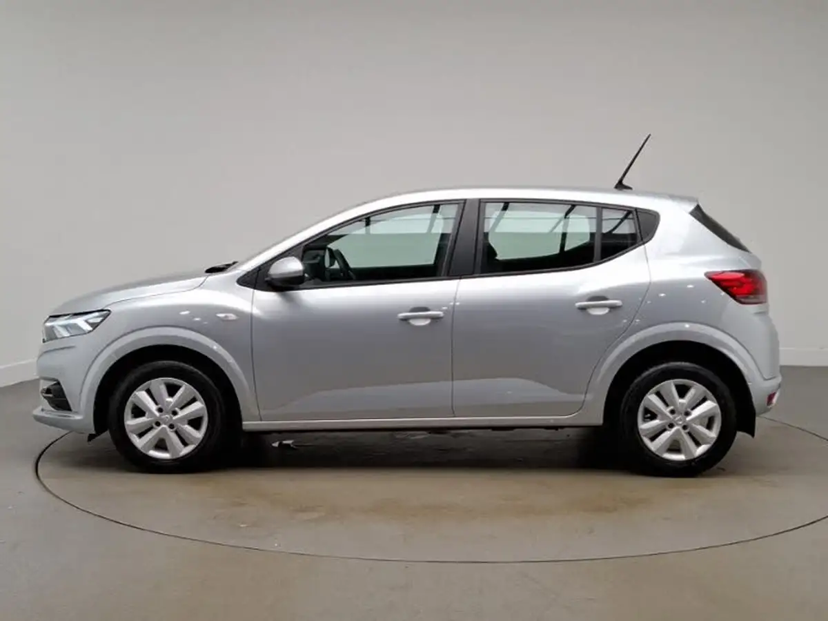 2022-dacia-sandero-10-tce-comfort-90bhp-big-3