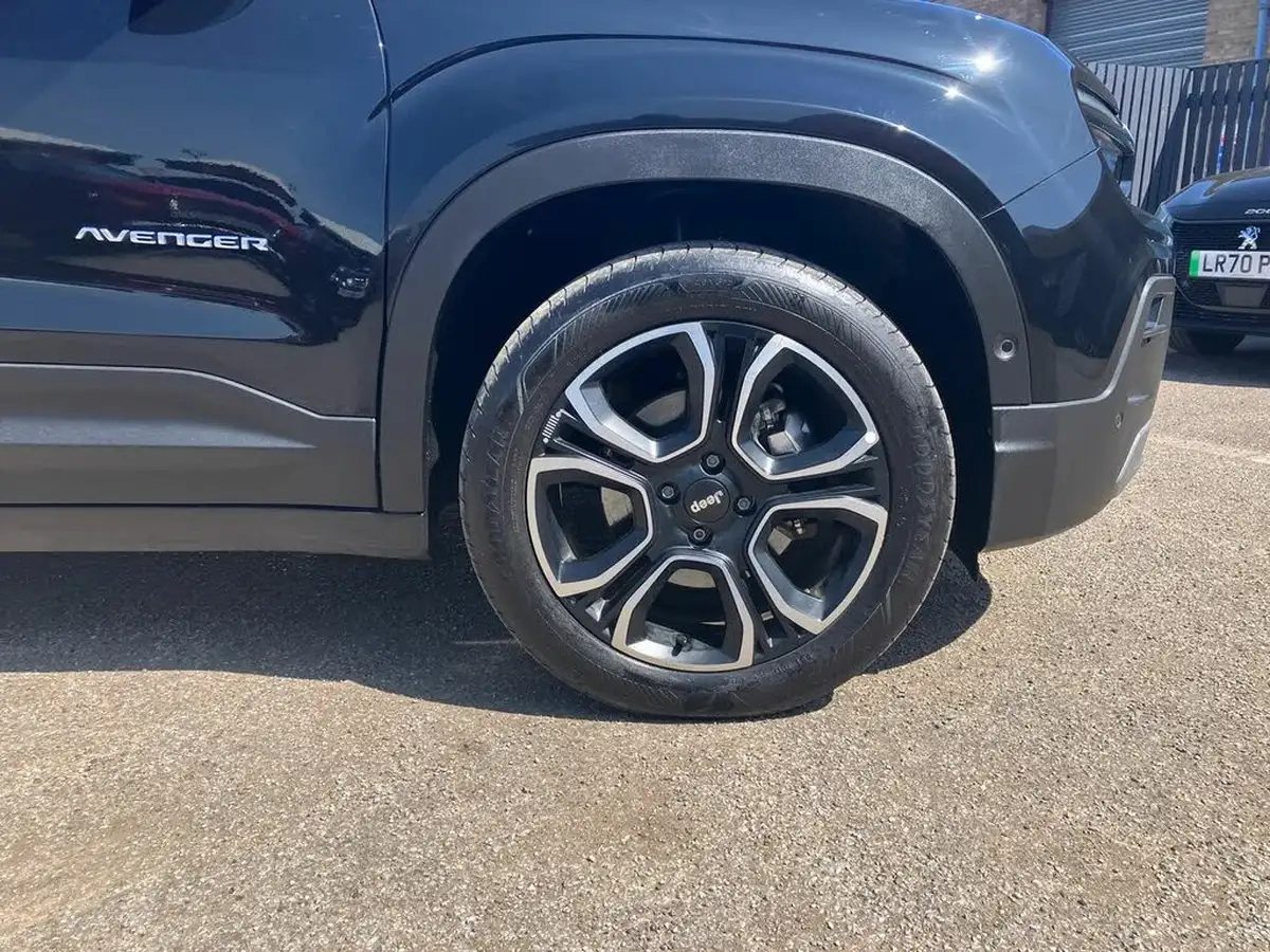 2023-jeep-avenger-big-6