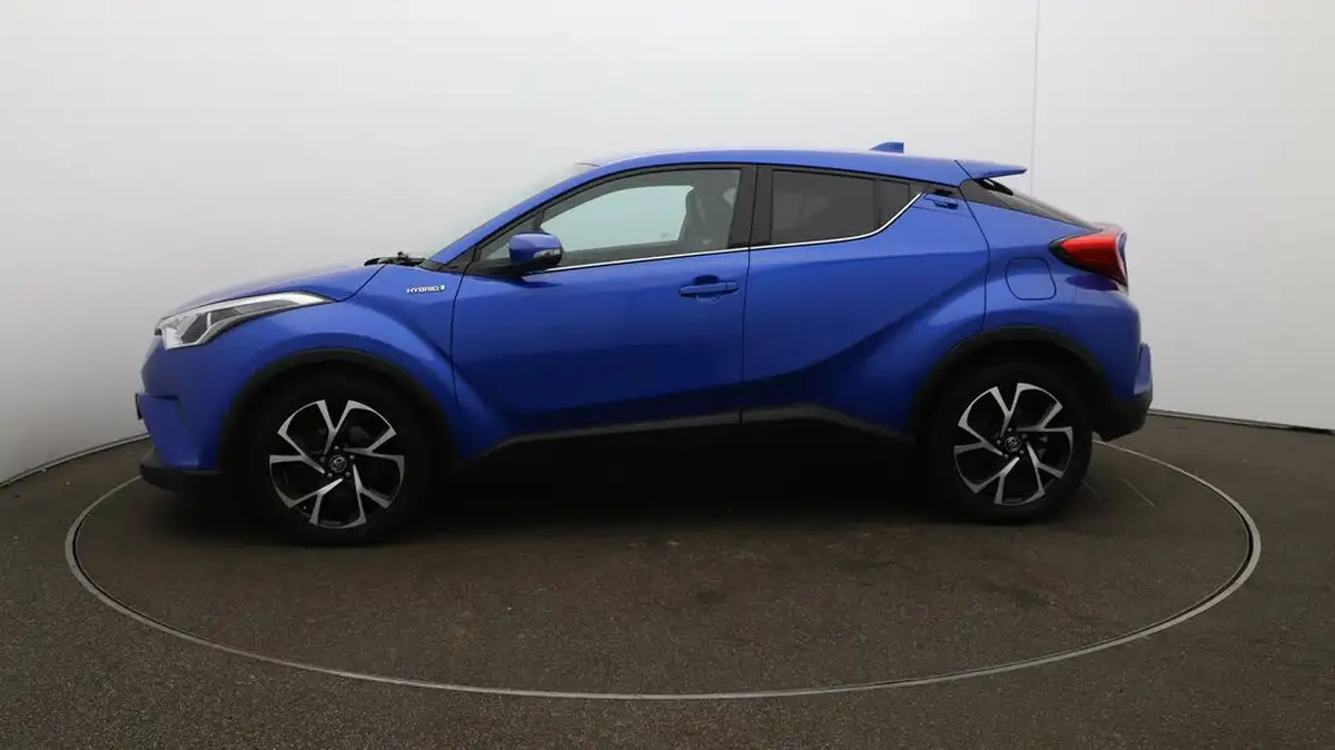 2018-toyota-c-hr-18-vvt-i-design-big-4