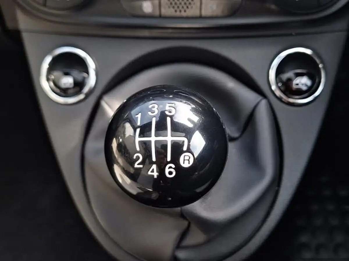 2021-fiat-500-10-dolcevita-big-15