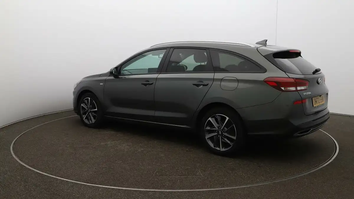 2022-hyundai-i30-10-t-gdi-premium-tourer-big-25