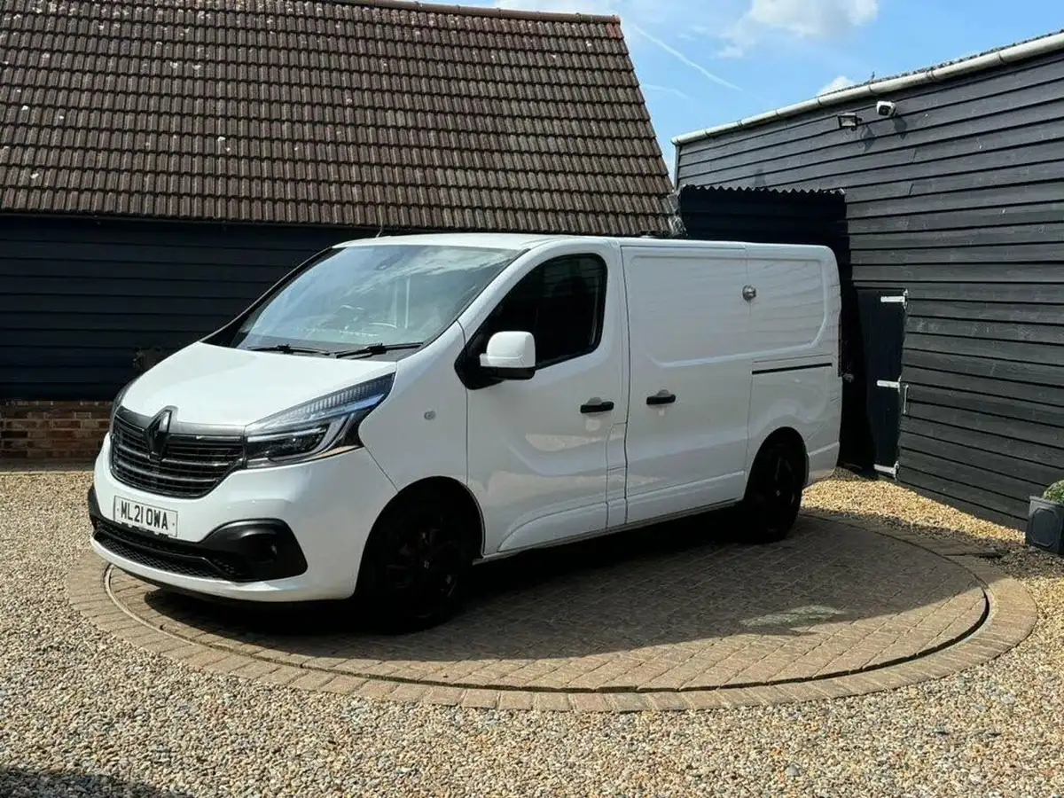 2021-renault-trafic-20dci-sl28-energy-170-black-edition-non-nav-edc-auto-big-1