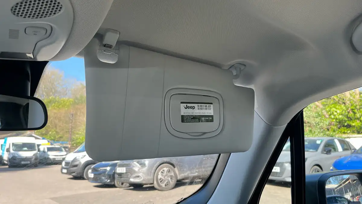 2021-jeep-renegade-13-gse-limited-phev-big-37