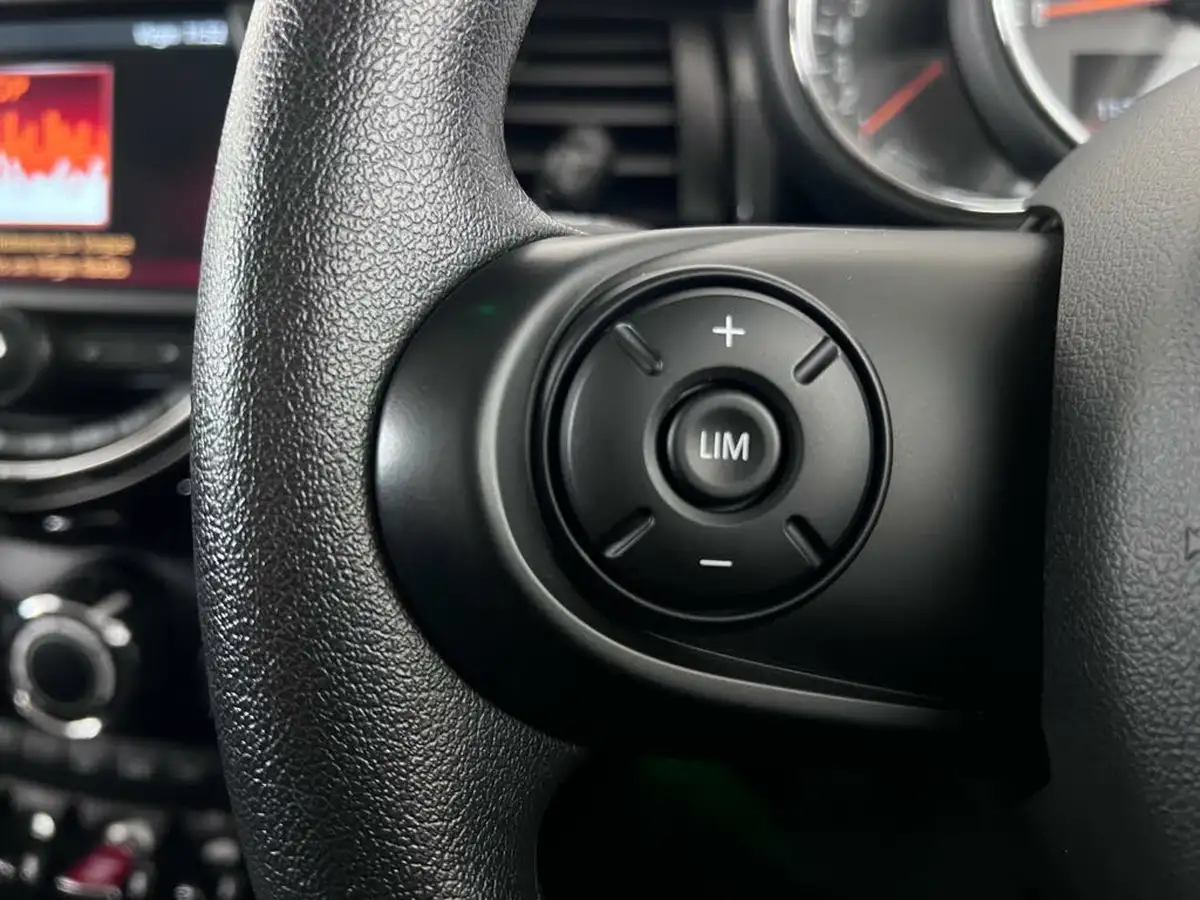 2020-mini-cooper-15-cooper-classic-hatchback-3d-big-16