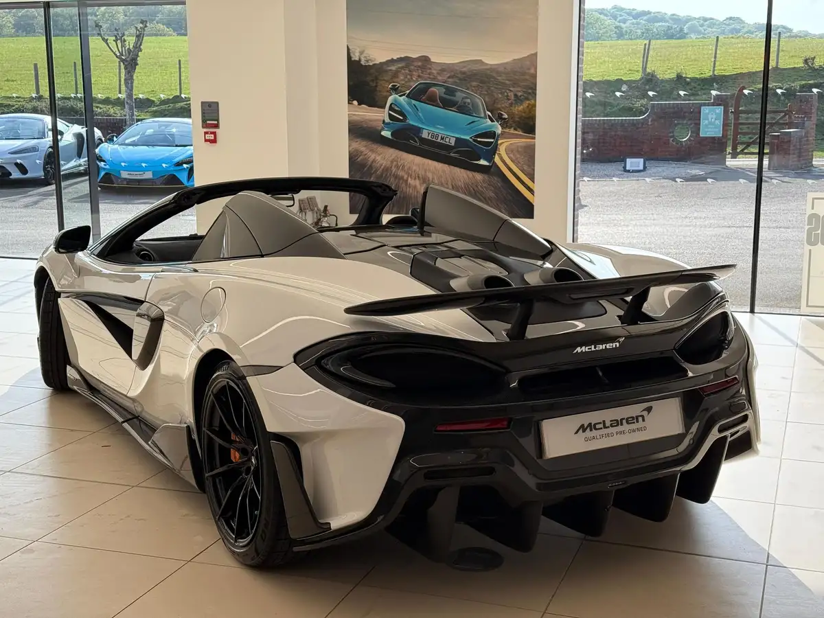 2019-mclaren-600lt-spider-big-47