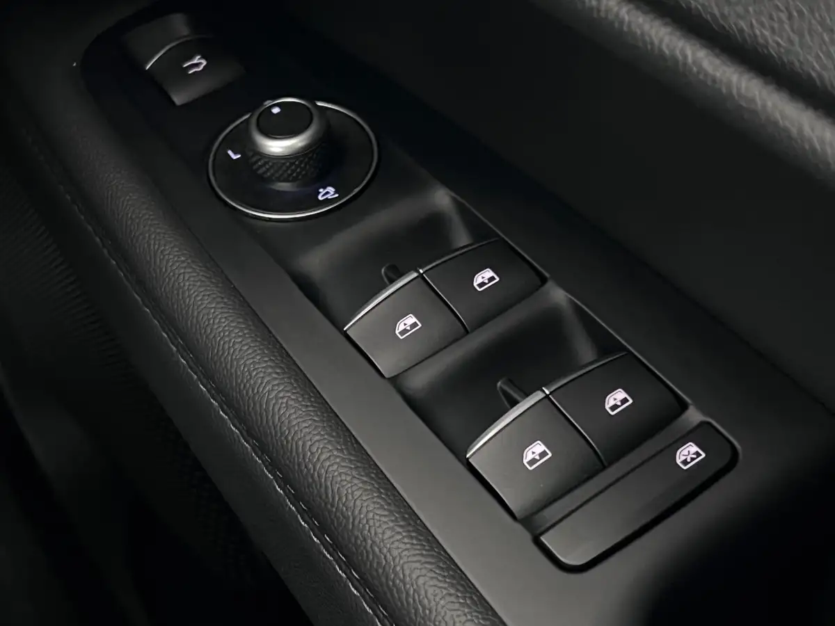 2018-alfa-romeo-stelvio-20-speciale-big-38