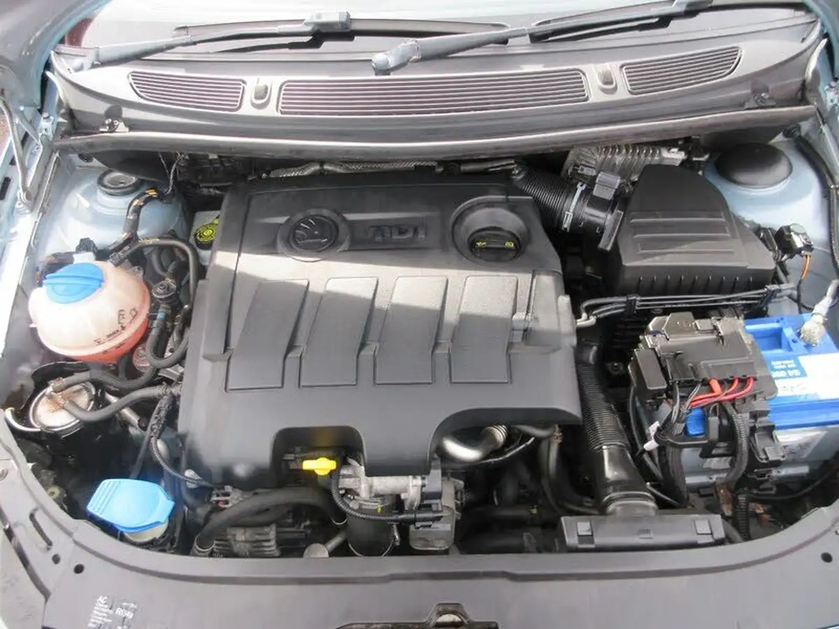2015-skoda-roomster-16tdi-scout-105ps-big-22