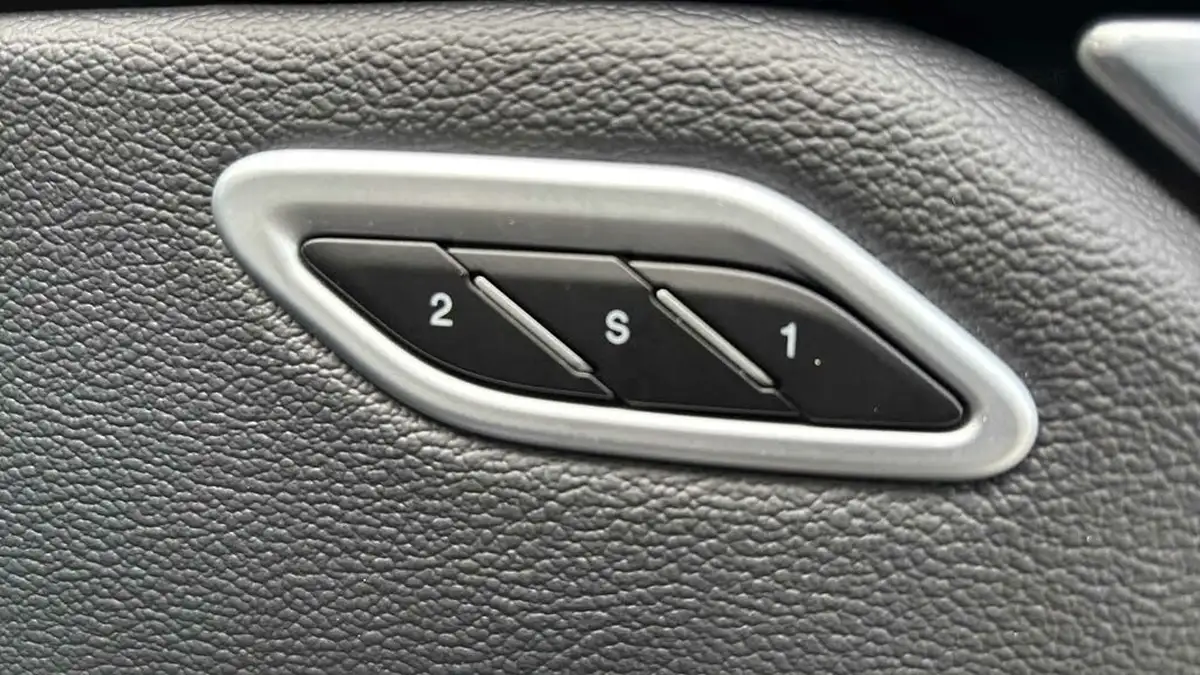 2020-maserati-levante-30-gransport-big-20