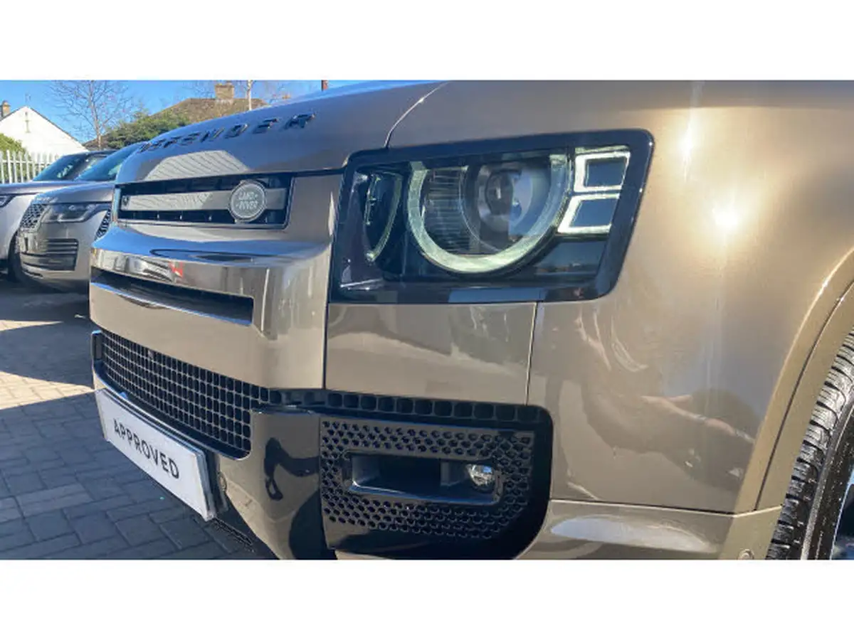 2021-land-rover-110-defender-30-d250-xs-edition-big-32