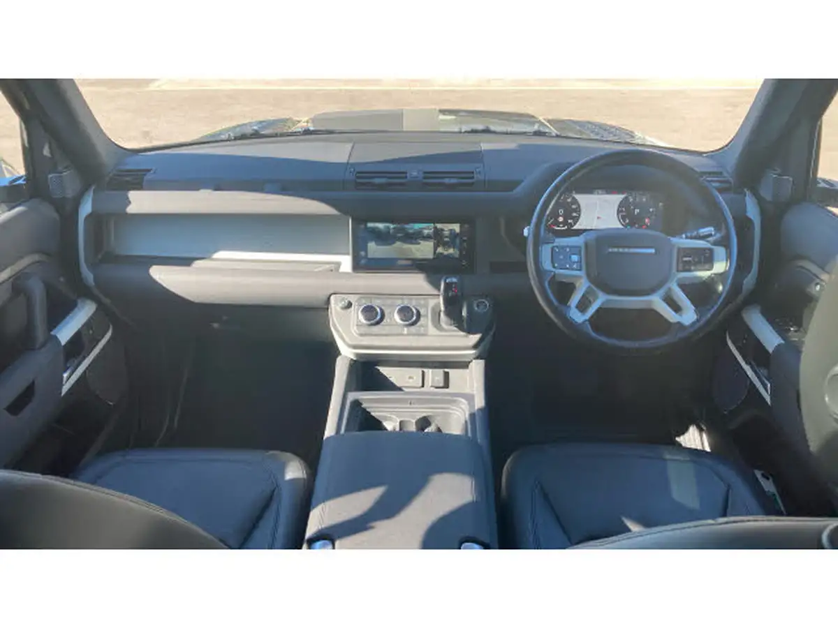 2021-land-rover-110-defender-30-d250-xs-edition-big-8