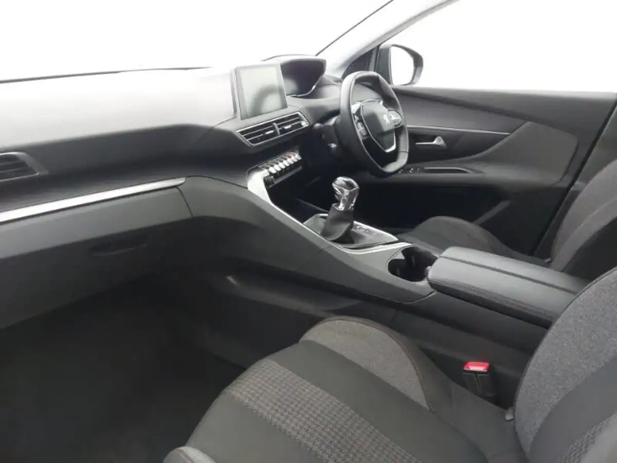 2022-peugeot-5008-suv-15-bluehdi-active-premium-big-4