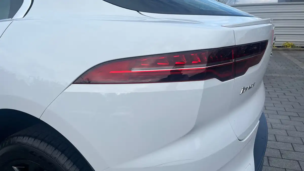 2022-jaguar-i-pace-ev400-hse-big-25