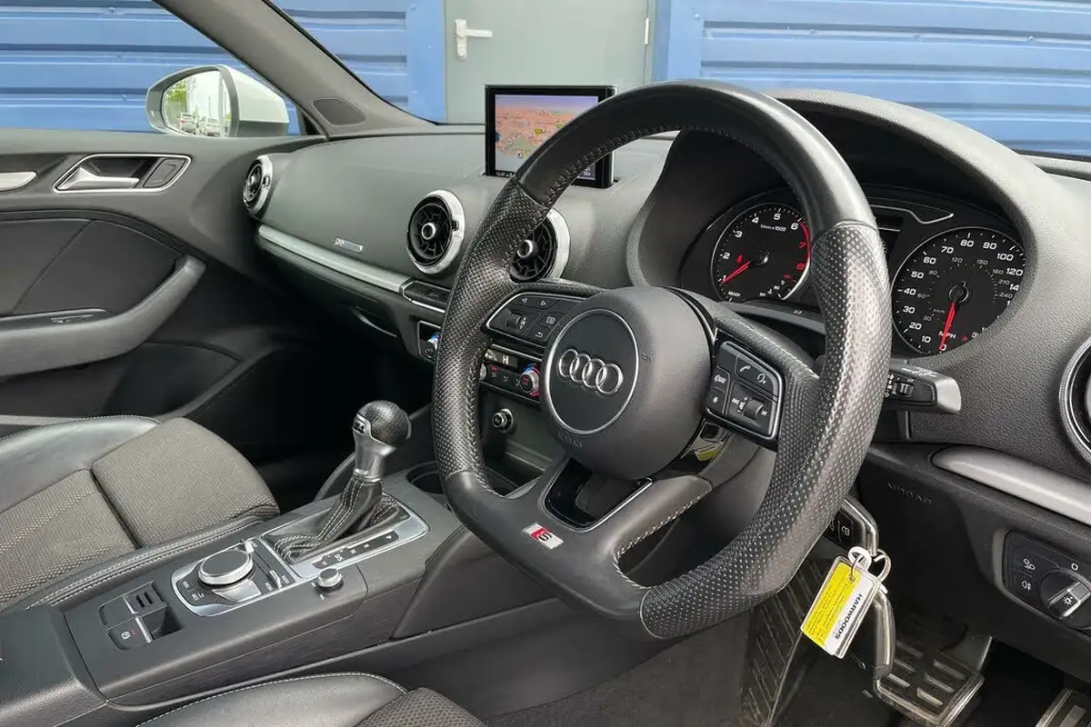 2017-audi-a3-15-tfsi-s-line-sportback-5d-tronic-big-25