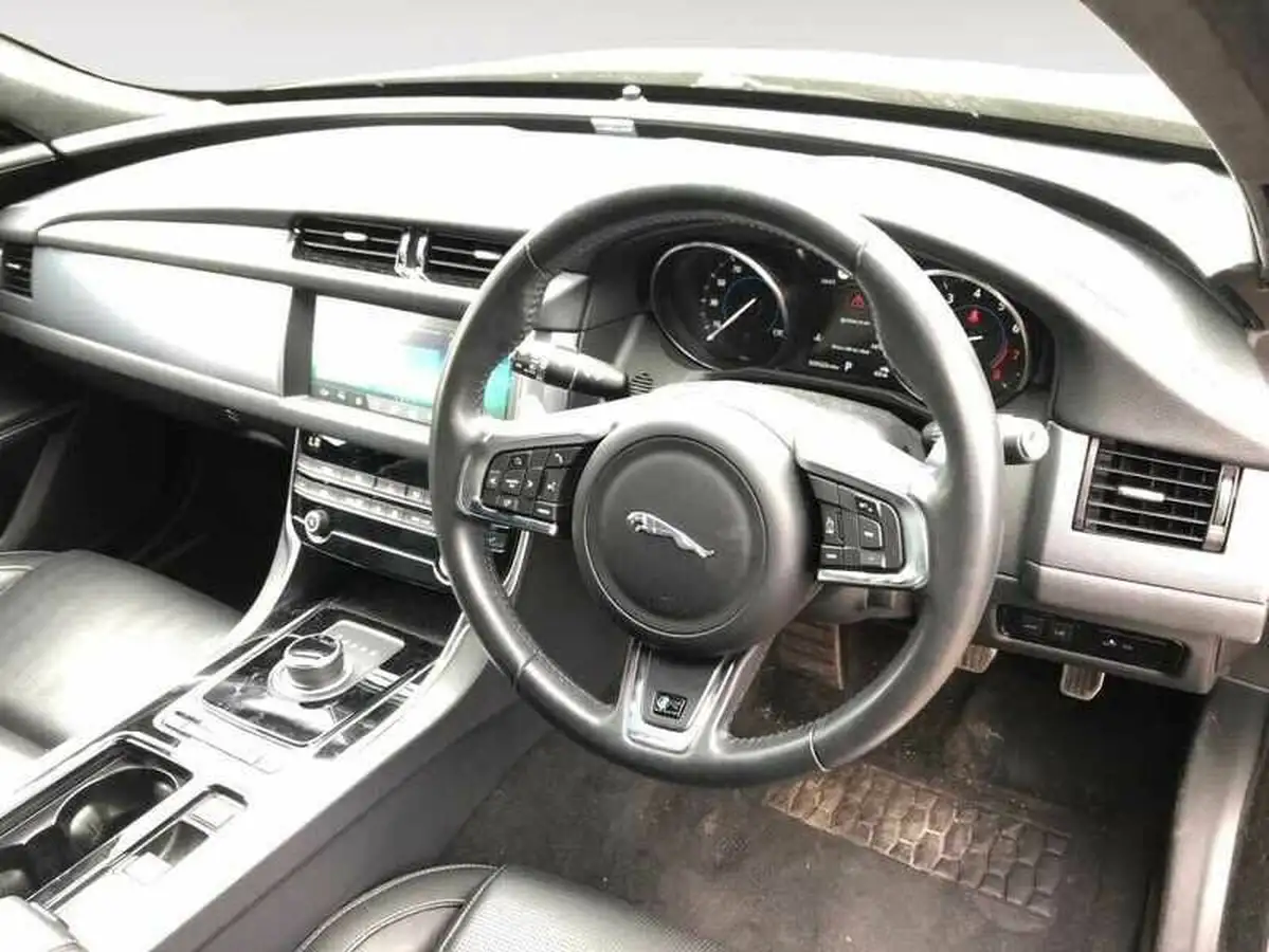 2020-jaguar-xf-20i-r-sport-250ps-ss-saloon-4d-big-4
