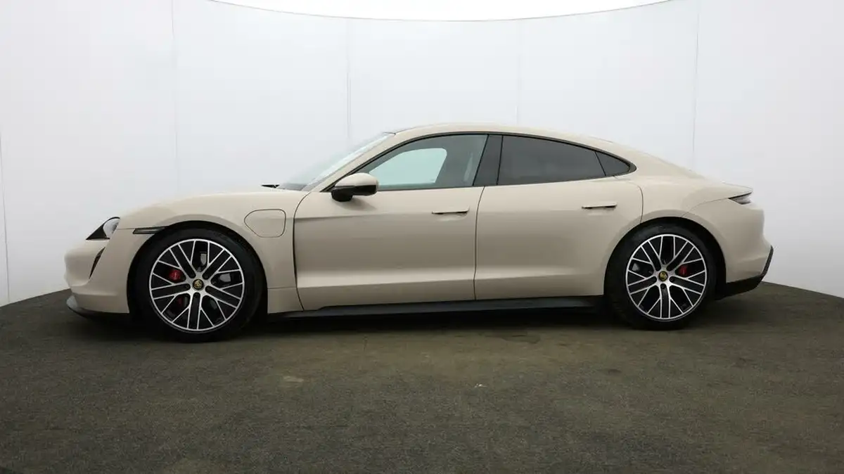 2021-porsche-taycan-e-4s-571ps-performance-battery-plus-big-67