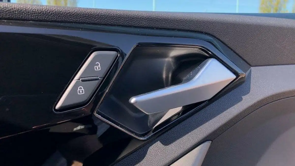2022-audi-a1-10-25-tfsi-technik-big-19