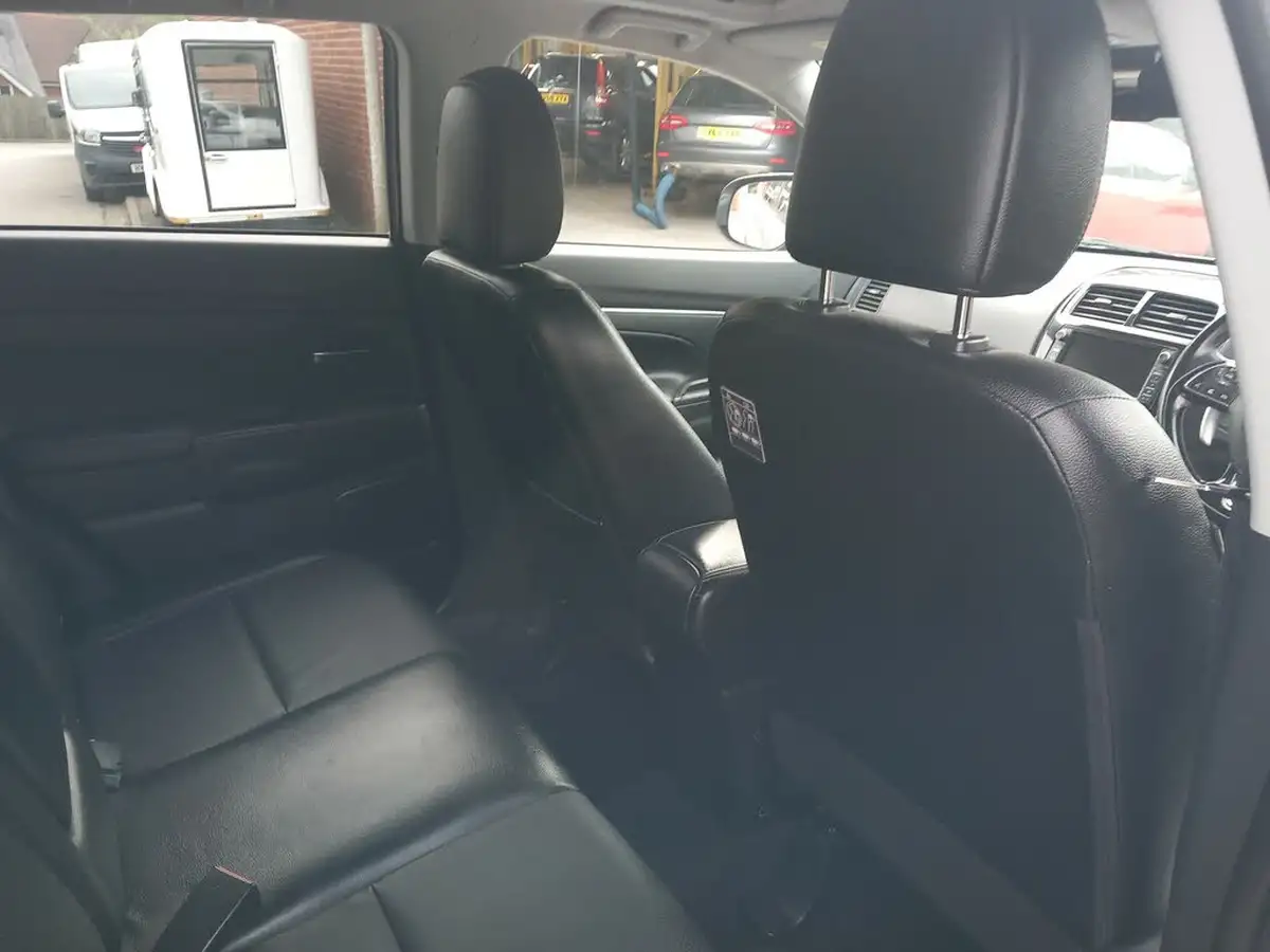 2015-mitsubishi-asx-22di-d-zc-h-big-14