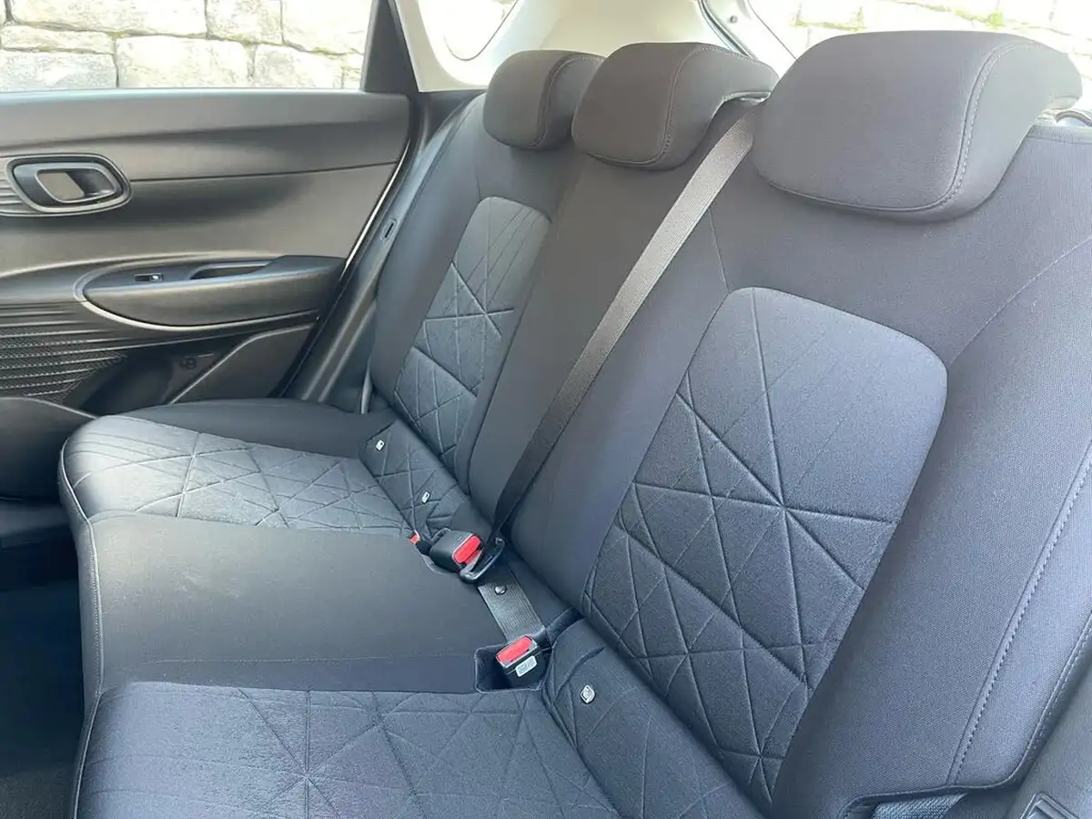 2022-hyundai-bayon-10-t-gdi-se-connect-big-17