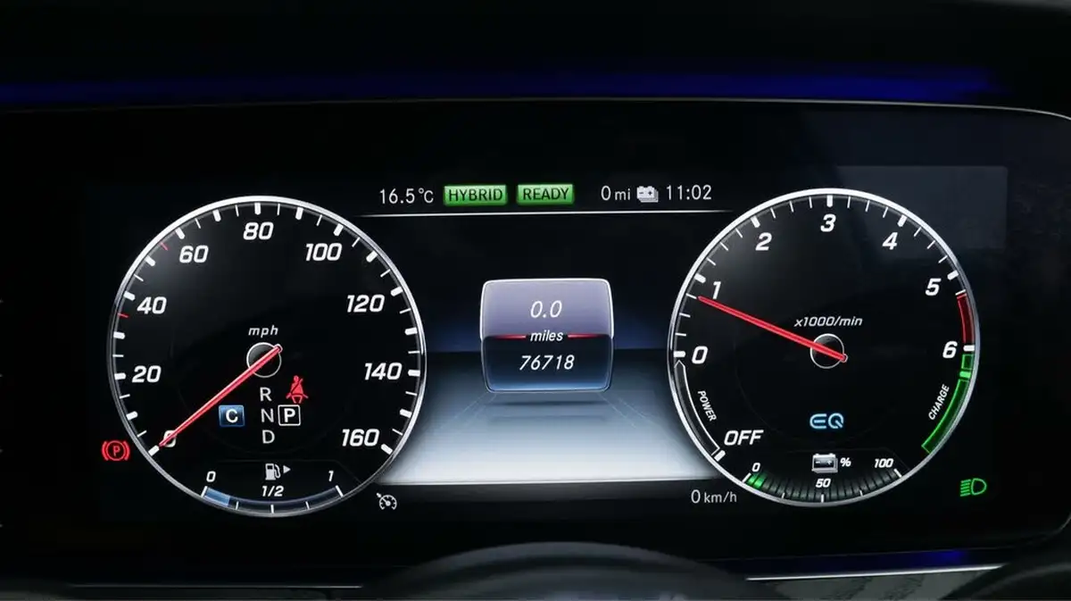 2020-mercedes-benz-e-class-20d-e300de-amg-line-premium-eq-power-estate-5d-big-10