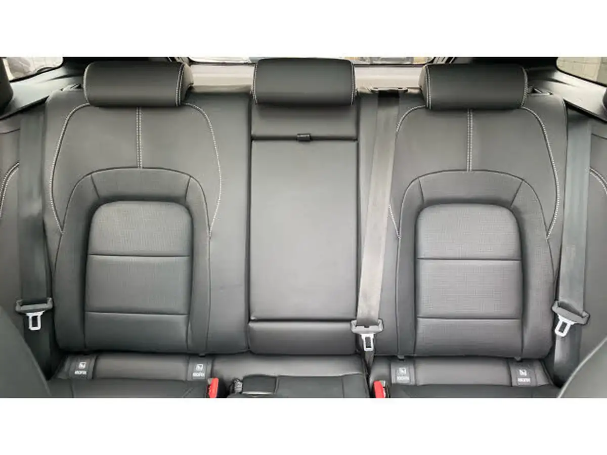2024-jaguar-f-pace-20-d200-r-dynamic-hse-black-big-47