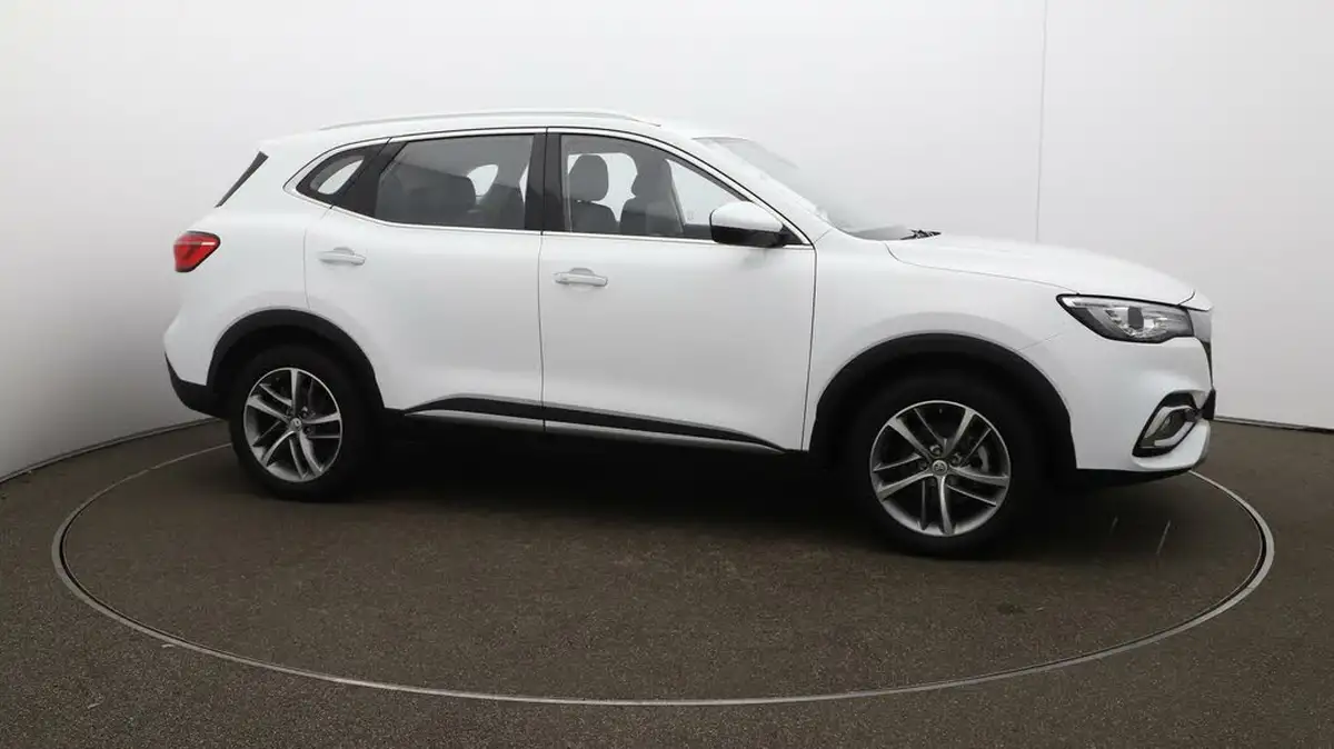 2022-mg-hs-15t-gdi-excite-162ps-big-38