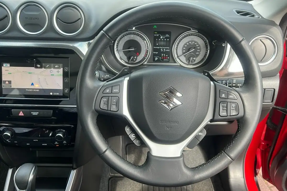2022-suzuki-vitara-15-sz5-big-10