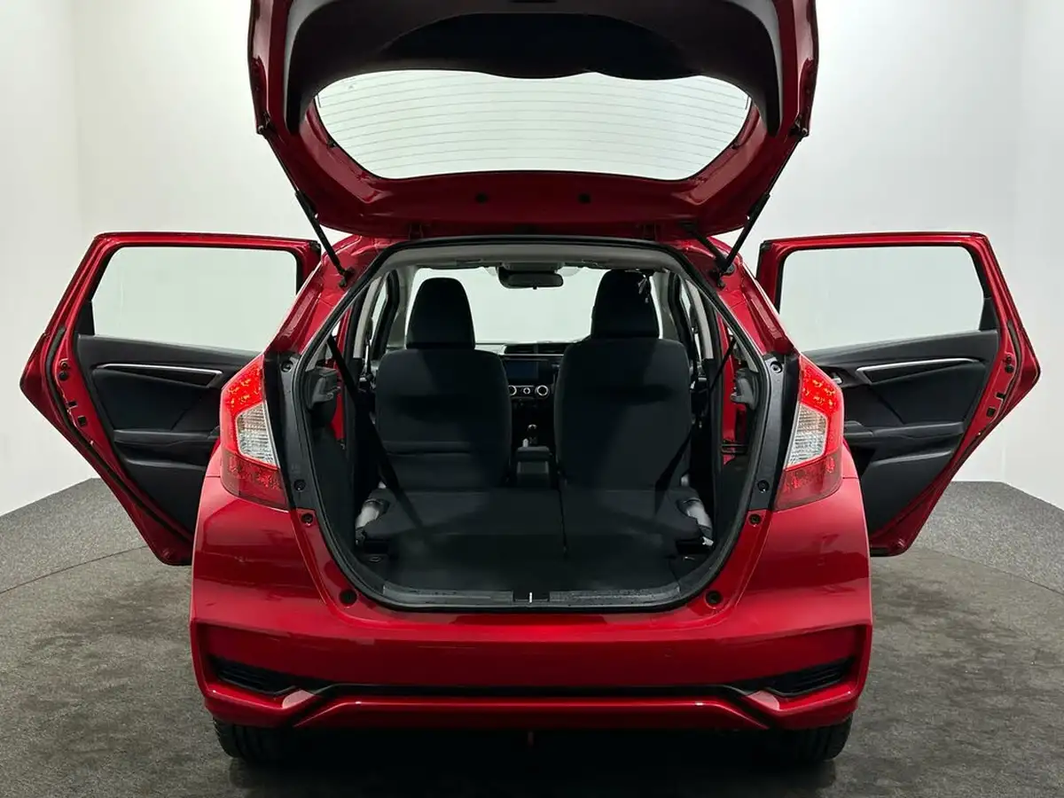 2019-honda-jazz-13-i-vtec-se-big-39