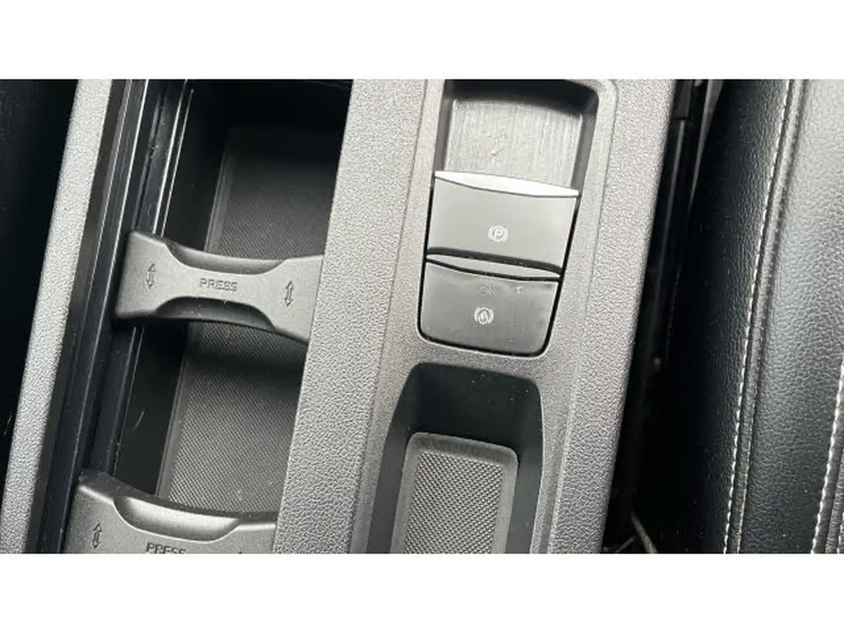 2020-ford-kuga-15-titanium-first-edition-big-32