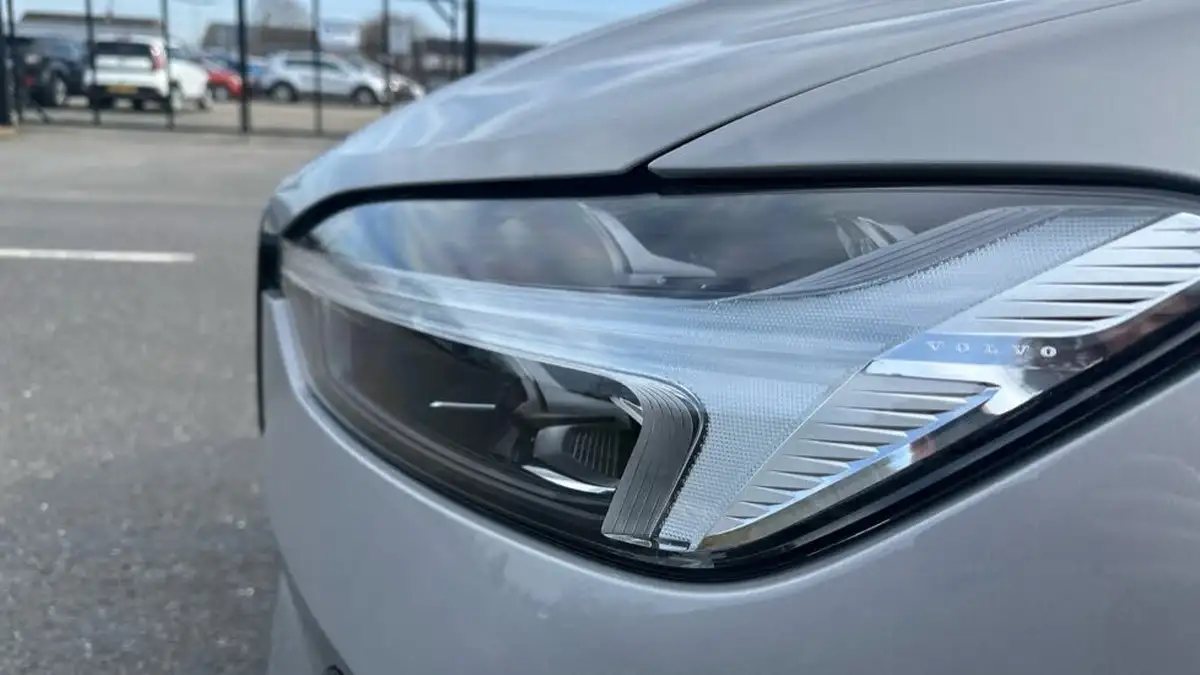 2023-volvo-xc60-20td-b4-plus-big-22
