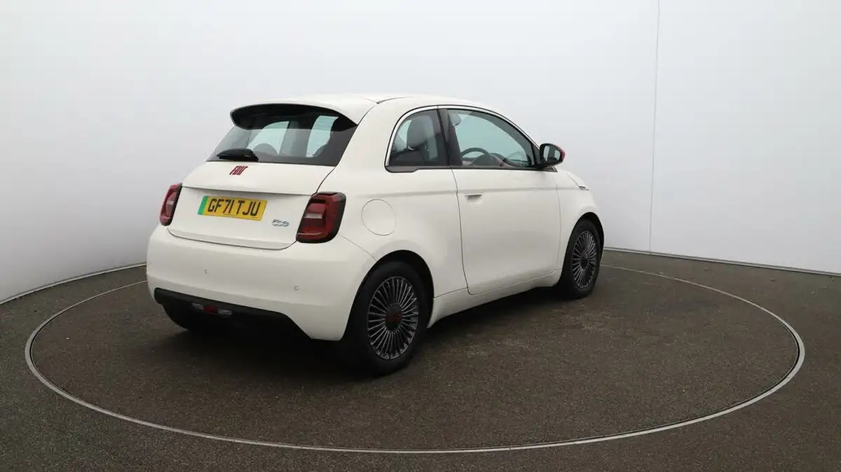 2021-fiat-500-e-red-117bhp-big-7
