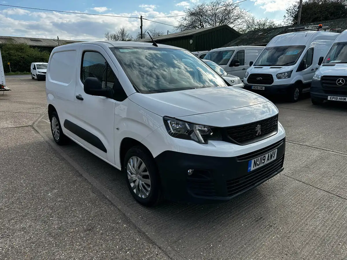 2019-peugeot-partner-16bluehdi-1000-professional-big-1