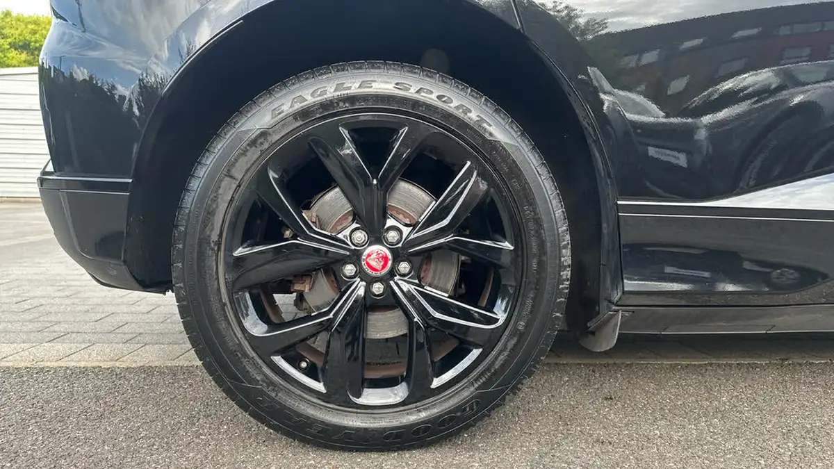 2022-jaguar-i-pace-ev400-hse-black-big-24